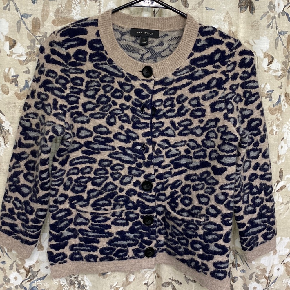 Cropped sweater